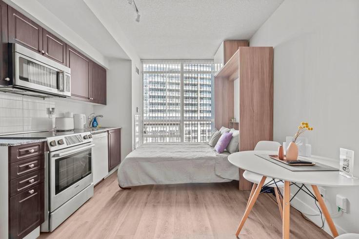 1 quarto mobiliado em apartamentos em Fort York Boulevard 1036905P, Old Toronto, Toronto, foto 1