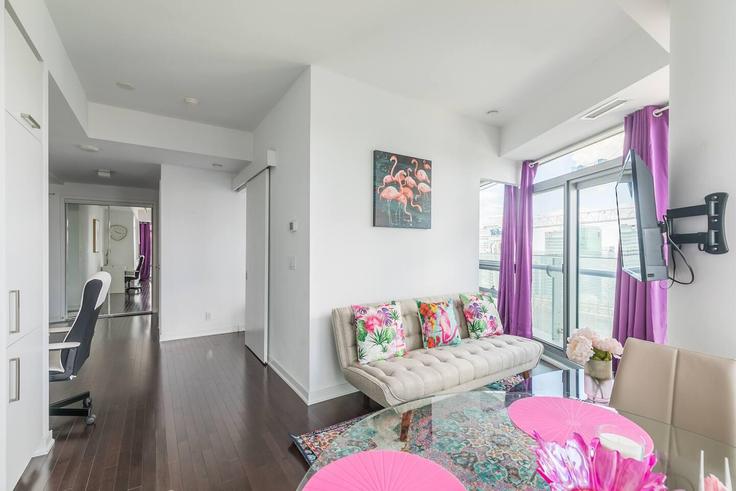 1 quarto mobiliado em apartamentos em York Street 1036879P, Old Toronto, Toronto, foto 1 1 quarto mobiliado em apartamentos em York Street 1036879P, Old Toronto, Toronto, foto 1