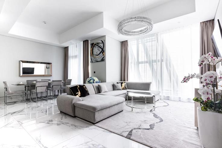 Business Bay, Dubai 소재 Building Marasi Drive - globalstayinc - 1345782 유닛에 마련된, 현대적인 가구로 꾸며진 우아한 디자인의 거실