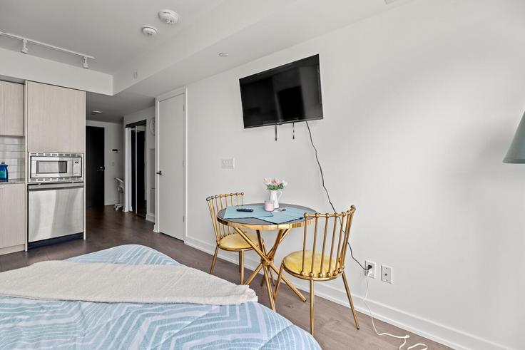 1 quarto mobiliado em apartamentos em Yonge Street 1345950P, Old Toronto, Toronto, foto 1