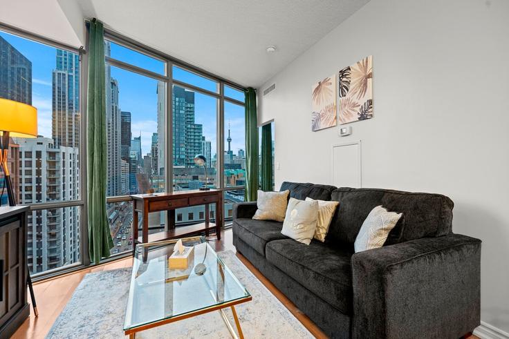 Salle de séjour élégante avec mobilier moderne dans un appartement à Building Grosvenor Street - globalstayinc - 1345905 à Old Toronto, Toronto Salle de séjour élégante avec mobilier moderne dans un appartement à Building Grosvenor Street - globalstayinc - 1345905 à Old Toronto, Toronto