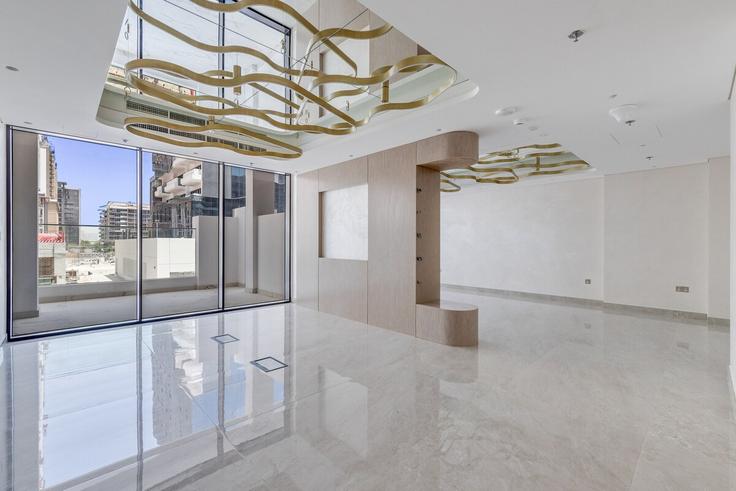 Building Tariaq Bedon Esm - globalstayinc - 1346039 adresindeki bir dairede modern mobilyalarla zarif bir şekilde tasarlanmış oturma odası Nad Al Sheba, Dubai