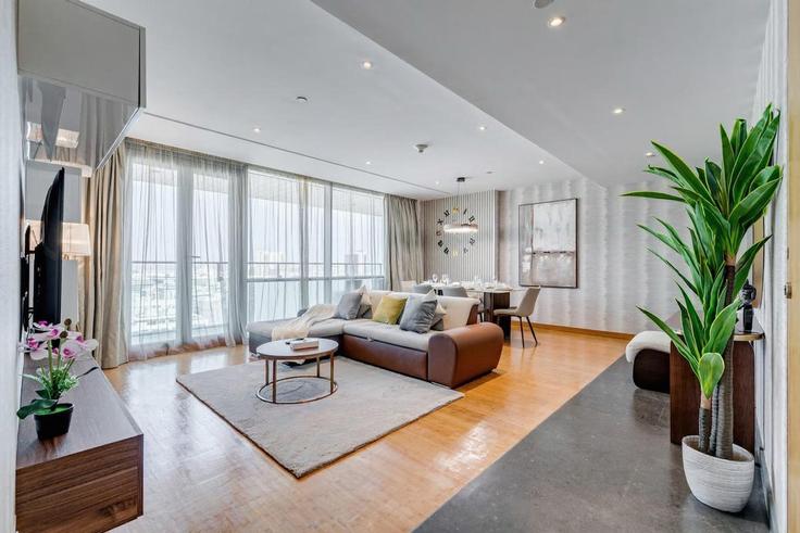 Al Mankhool, Dubai에 위치한 Building 26A Street - globalstayinc - 1508517 유닛의 세련된 인테리어가 돋보이는 거실 Al Mankhool, Dubai에 위치한 Building 26A Street - globalstayinc - 1508517 유닛의 세련된 인테리어가 돋보이는 거실