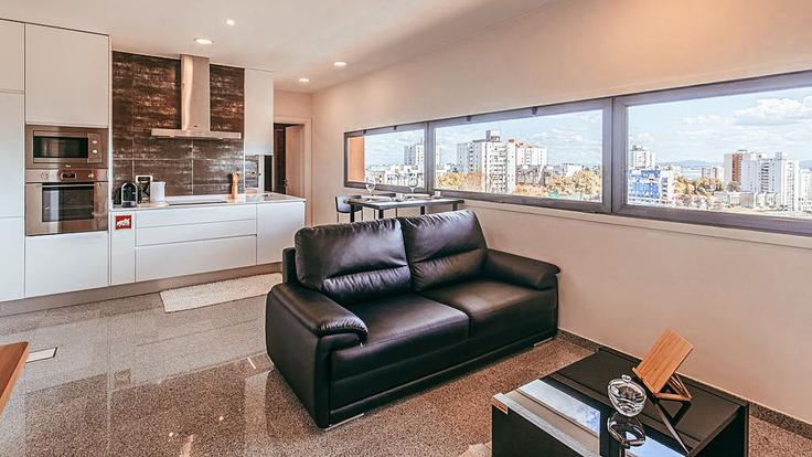 Marvila, Lisbon에 위치한 Building Avenida República da Bulgária - go-to-house-lisbon - 1288612 - LIS 유닛의 세련된 인테리어가 돋보이는 거실