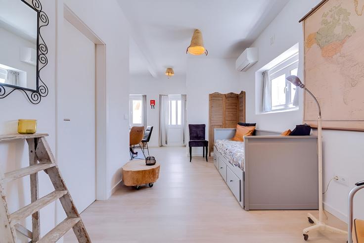 Olhão, Olhão에 위치한 Building Rua de O Algarve - go-to-house-lisbon - 1399549 유닛의 세련된 인테리어가 돋보이는 거실