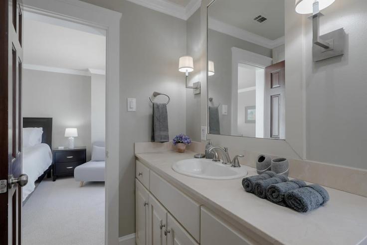 Dallas, Dallas의 Building Thomas Avenue - goldnest - 1019480 - DFW에 위치한 세련되고 감각적으로 디자인된 욕실