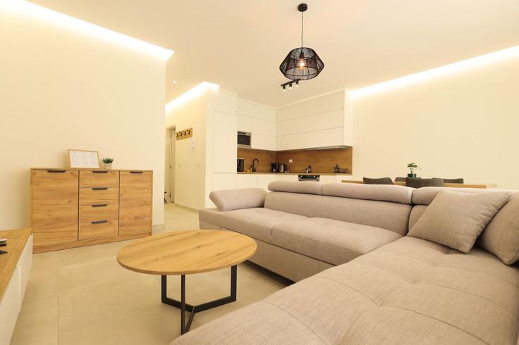 Plazhi San Pietro, Plazhi San Pietro에 위치한 Building Plazhi San Pietro - grandstay-collection - 1405479 유닛의 세련된 인테리어가 돋보이는 거실 Plazhi San Pietro, Plazhi San Pietro에 위치한 Building Plazhi San Pietro - grandstay-collection - 1405479 유닛의 세련된 인테리어가 돋보이는 거실