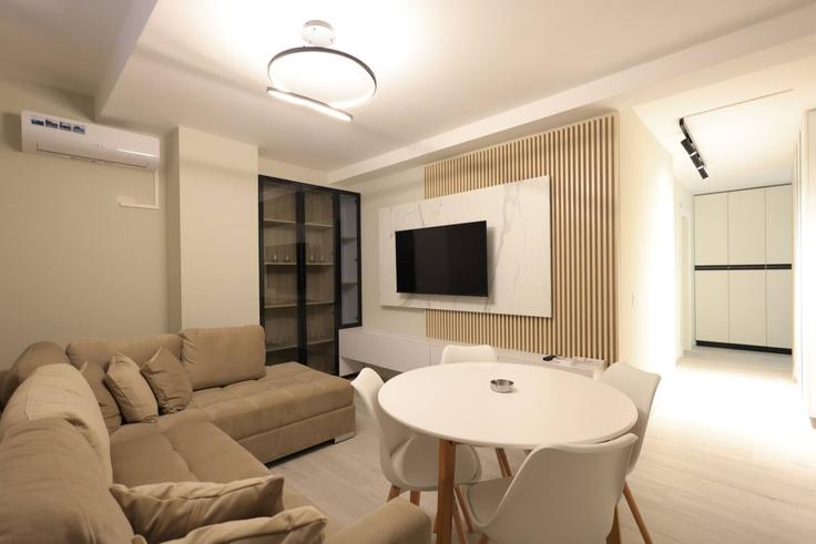 Salle de séjour élégante avec mobilier moderne dans un appartement à Building Rruga Venecia - grandstay-collection - 1405538 à Durrës, Durrës Salle de séjour élégante avec mobilier moderne dans un appartement à Building Rruga Venecia - grandstay-collection - 1405538 à Durrës, Durrës