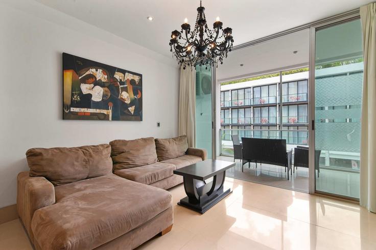 Building 10 Avenida Norte - greatdwellings - 1296216 - MEX adresindeki bir dairede modern mobilyalarla zarif bir şekilde tasarlanmış oturma odası Playa del Carmen, Playa del Carmen