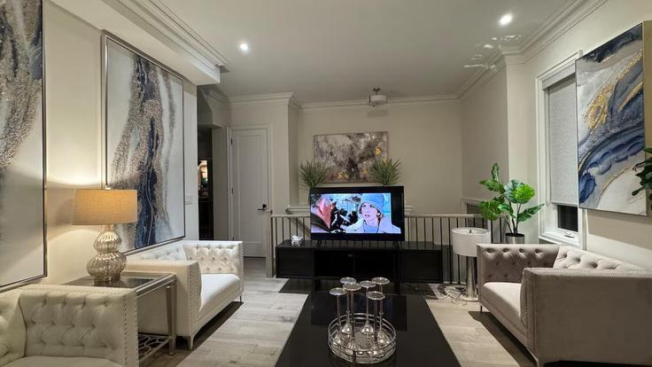 Markham, Markham에 위치한 Building Silvermills Lane - guanghong-property-management-inc - 1460156 유닛의 세련된 인테리어가 돋보이는 거실