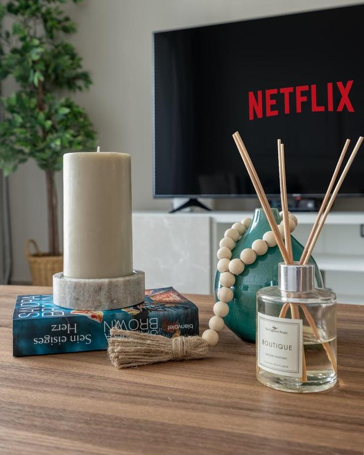 Dubai Hills Estate, Dubai에 위치한 Building Tariaq Bedon Esm - guestready-dxb - 1386968 유닛의 세련된 인테리어가 돋보이는 거실