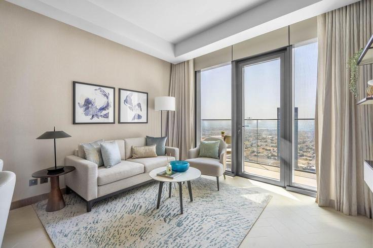 Elegant gestaltetes Wohnzimmer mit moderner Einrichtung in einer Wohnung im Building Tariaq Bedon Esm - guestready-dxb - 1497091 in Downtown Dubai, Dubai