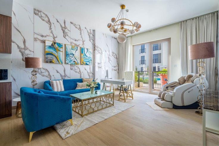 Jumeirah, Dubai에 위치한 Building Tariaq Bedon Esm - guestready-dxb - 1386959 유닛의 세련된 인테리어가 돋보이는 거실