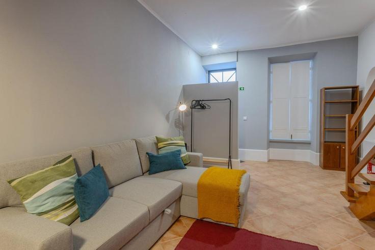 Building Rua D'Alegria - guestready-pt - 1386823 adresindeki bir dairede modern mobilyalarla zarif bir şekilde tasarlanmış oturma odası São José, Ponta Delgada Building Rua D'Alegria - guestready-pt - 1386823 adresindeki bir dairede modern mobilyalarla zarif bir şekilde tasarlanmış oturma odası São José, Ponta Delgada