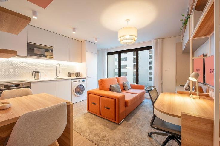 Building Rua Snu Abecassis - guestready-pt - 1382451 adresindeki bir dairede modern mobilyalarla zarif bir şekilde tasarlanmış oturma odası Lumiar, Lisbon Building Rua Snu Abecassis - guestready-pt - 1382451 adresindeki bir dairede modern mobilyalarla zarif bir şekilde tasarlanmış oturma odası Lumiar, Lisbon