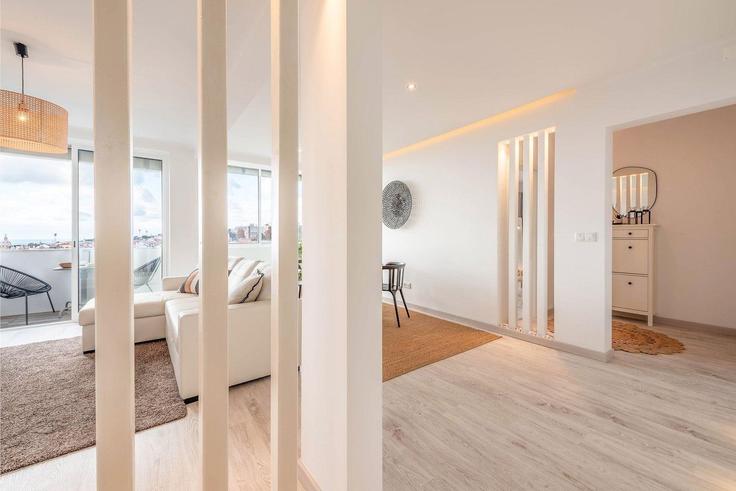 Ajuda, Lisbon 소재 Building Travessa das Florindas - guestready-pt - 1371852 유닛에 마련된, 현대적인 가구로 꾸며진 우아한 디자인의 거실