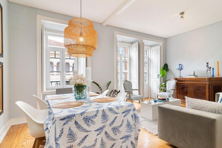 Arroios, Lisbon 소재 Building Rua Joaquim Bonifácio - guestready-pt - 1371872 유닛에 마련된, 현대적인 가구로 꾸며진 우아한 디자인의 거실