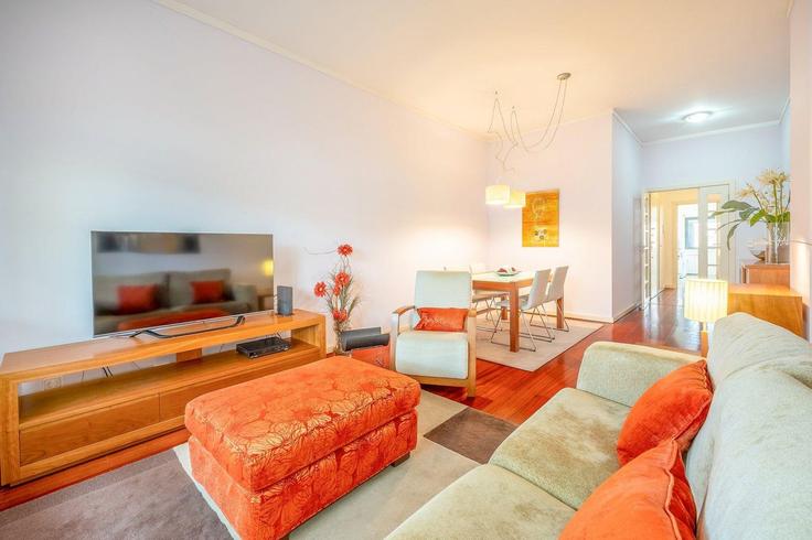 Parque das Nações, Lisbon 소재 Building Passeio das Garças - guestready-pt - 1371836 유닛에 마련된, 현대적인 가구로 꾸며진 우아한 디자인의 거실