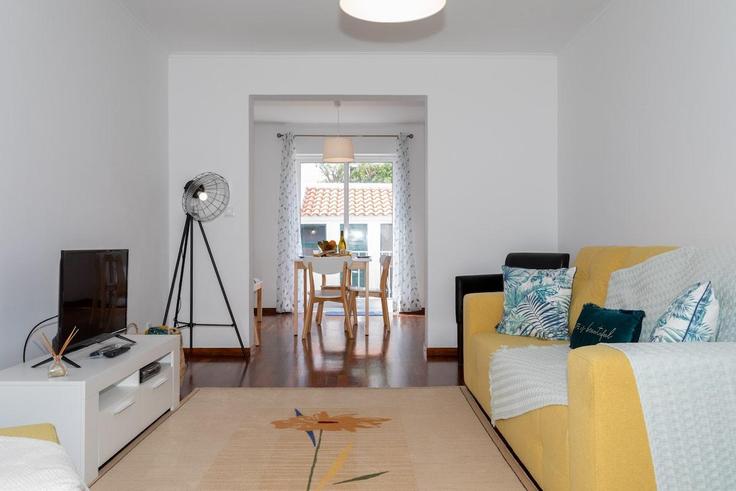 Building Rua Alberto II Príncipe do Mónaco - guestready-pt - 1386840 adresindeki bir dairede modern mobilyalarla zarif bir şekilde tasarlanmış oturma odası Santa Clara, Ponta Delgada Building Rua Alberto II Príncipe do Mónaco - guestready-pt - 1386840 adresindeki bir dairede modern mobilyalarla zarif bir şekilde tasarlanmış oturma odası Santa Clara, Ponta Delgada