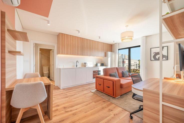 Building Rua E do Pual - guestready-pt - 1382443 adresindeki bir dairede modern mobilyalarla zarif bir şekilde tasarlanmış oturma odası Lumiar, Lisbon Building Rua E do Pual - guestready-pt - 1382443 adresindeki bir dairede modern mobilyalarla zarif bir şekilde tasarlanmış oturma odası Lumiar, Lisbon