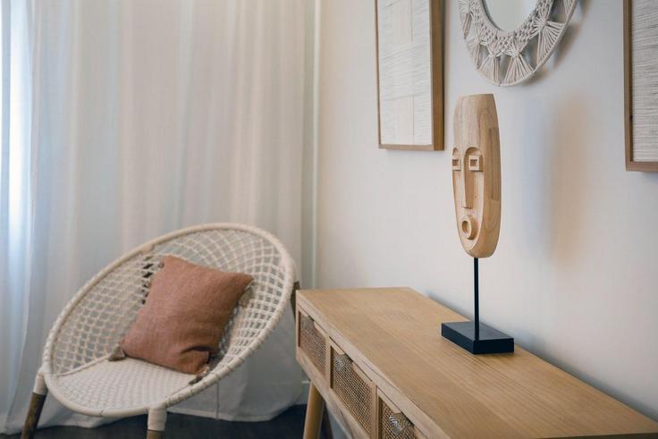 Building Rua de Lisboa - guestready-pt - 1386790 adresindeki bir dairede modern mobilyalarla zarif bir şekilde tasarlanmış oturma odası Santa Clara, Ponta Delgada Building Rua de Lisboa - guestready-pt - 1386790 adresindeki bir dairede modern mobilyalarla zarif bir şekilde tasarlanmış oturma odası Santa Clara, Ponta Delgada