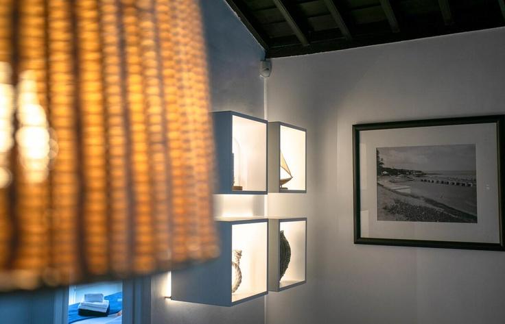 Elegant gestaltetes Wohnzimmer mit moderner Einrichtung in einer Wohnung im Building Canada do Borralho - guestready-pt - 1386862 in Livramento, Sao Roque