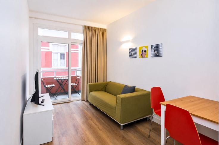 Salle de séjour élégante avec mobilier moderne dans un appartement à Building Calle Secretario Artiles - guestready-sp - 1509986 à Las Palmas de Gran Canaria, Las Palmas de Gran Canaria