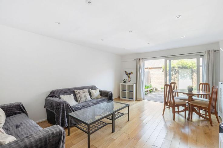 Elegante sala de estar con mobiliario moderno en un apartamento en Building 24 Dunton Road, London SE1 5TJ, UK - guestready-uk - 1589205 en London Borough of Southwark, London Elegante sala de estar con mobiliario moderno en un apartamento en Building 24 Dunton Road, London SE1 5TJ, UK - guestready-uk - 1589205 en London Borough of Southwark, London