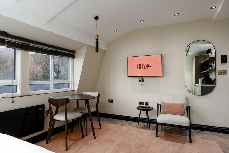 London Borough of Camden, London에 위치한 Building Chalton Street - guestready-uk - 1303200 - LON 유닛의 세련된 인테리어가 돋보이는 거실