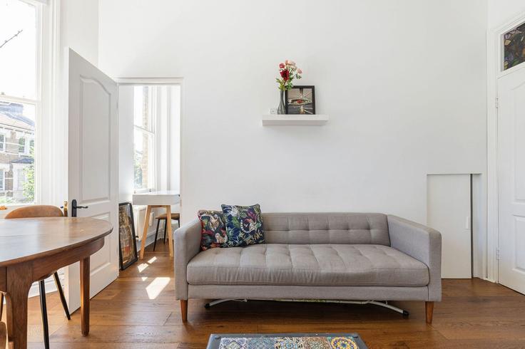 Salle de séjour élégante avec mobilier moderne dans un appartement à Building Ashmore Road - guestready-uk - 1578235 à City of Westminster, London Salle de séjour élégante avec mobilier moderne dans un appartement à Building Ashmore Road - guestready-uk - 1578235 à City of Westminster, London