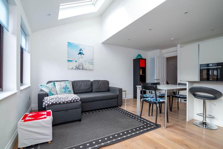 London Borough of Wandsworth, London에 위치한 Building Maysoule Road - guestready-uk - 1311643 - LON 아파트의 세련된 인테리어가 돋보이는 거실 London Borough of Wandsworth, London에 위치한 Building Maysoule Road - guestready-uk - 1311643 - LON 아파트의 세련된 인테리어가 돋보이는 거실