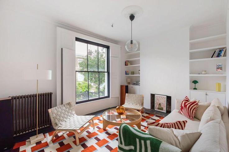 Elegant gestaltetes Wohnzimmer mit moderner Einrichtung in einer Wohnung im Building Albion Drive - guestready-uk - 1316260 - LON in London Borough of Hackney, London