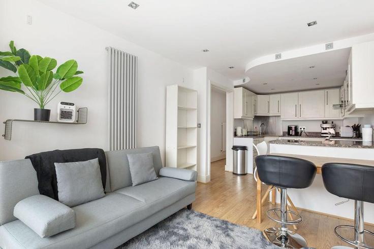 London Borough of Tower Hamlets, London에 위치한 Building Millharbour - guestready-uk - 1507618 유닛의 세련된 인테리어가 돋보이는 거실 London Borough of Tower Hamlets, London에 위치한 Building Millharbour - guestready-uk - 1507618 유닛의 세련된 인테리어가 돋보이는 거실