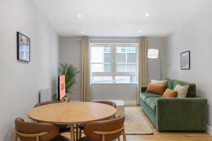 London City of LondonのBuilding Pepys Street - guestready-uk - 1495963のアパートメントにある、モダンな家具を備えたエレガントなデザインのリビングルーム
