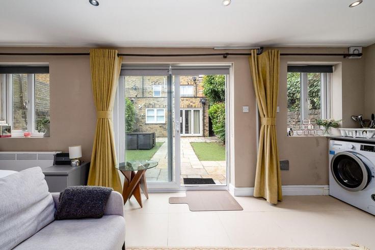 Elegantly designed living room with modern furnishings in an apartment at Building Fulham Road - guestready-uk - 1303146 - LON in London Borough of Hammersmith and Fulham, London