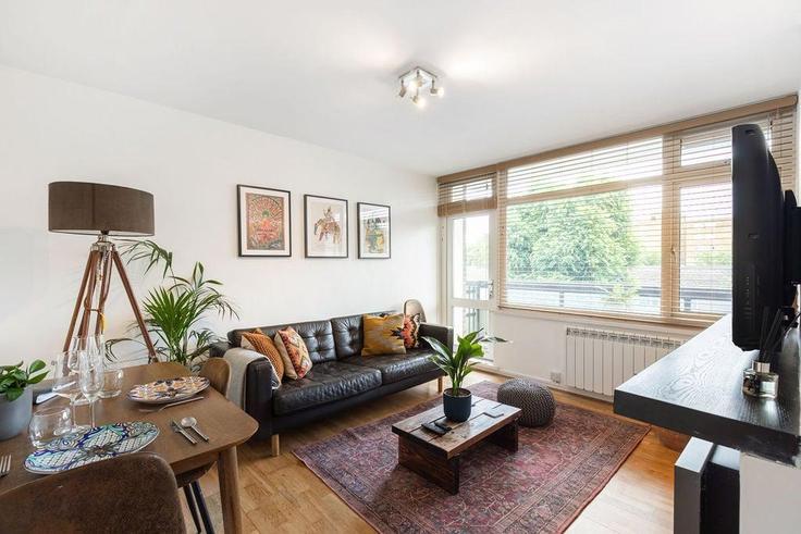 London Borough of Wandsworth, London에 위치한 Building Ullathorne Road - guestready-uk - 1303144 - LON 아파트의 세련된 인테리어가 돋보이는 거실