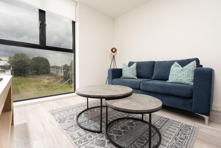 Elegante sala de estar con mobiliario moderno en un apartamento en Building Bevington Bush - guestready-uk - 1311630 - LON en Liverpool, Liverpool Elegante sala de estar con mobiliario moderno en un apartamento en Building Bevington Bush - guestready-uk - 1311630 - LON en Liverpool, Liverpool