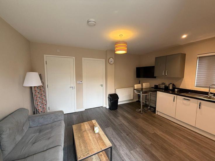 Runnymede District, Egham에 위치한 Building Queen's Road - guestready-uk - 1495978 유닛의 세련된 인테리어가 돋보이는 거실