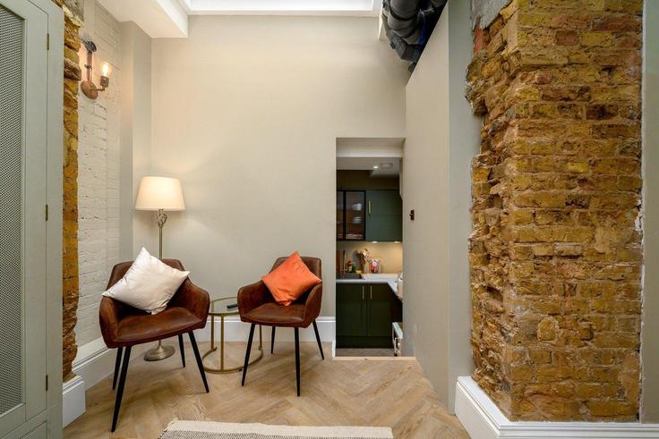 Elegant gestaltetes Wohnzimmer mit moderner Einrichtung in einer Wohnung im Building Brixton Road - guestready-uk - 1334491 in London Borough of Lambeth, London