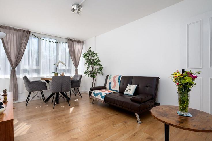 Salle de séjour élégante avec mobilier moderne dans un appartement à Building Ashbourne Close - guestready-uk - 1303163 - LON à London Borough of Barnet, London Salle de séjour élégante avec mobilier moderne dans un appartement à Building Ashbourne Close - guestready-uk - 1303163 - LON à London Borough of Barnet, London
