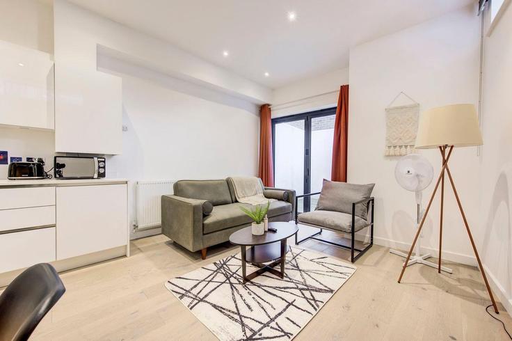 London Borough of Southwark, London 소재 Building Tanner Street - guestready-uk - 1311593 - LON 유닛에 마련된, 현대적인 가구로 꾸며진 우아한 디자인의 거실