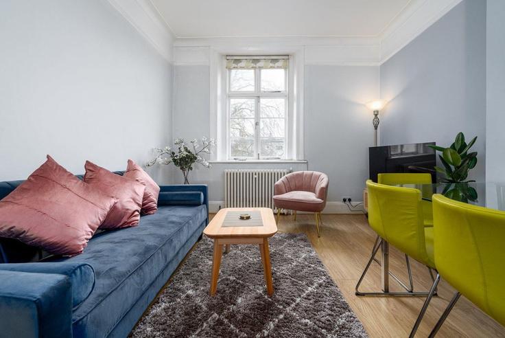 Building Westbourne Terrace - guestready-uk - 1311590 - LON adresindeki bir dairede modern mobilyalarla zarif bir şekilde tasarlanmış oturma odası City of Westminster, London