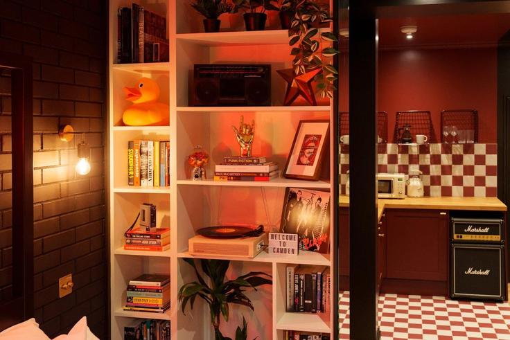 London Borough of Camden, London에 위치한 Building Arlington Road - guestready-uk - 1316267 - LON 아파트의 세련된 인테리어가 돋보이는 거실