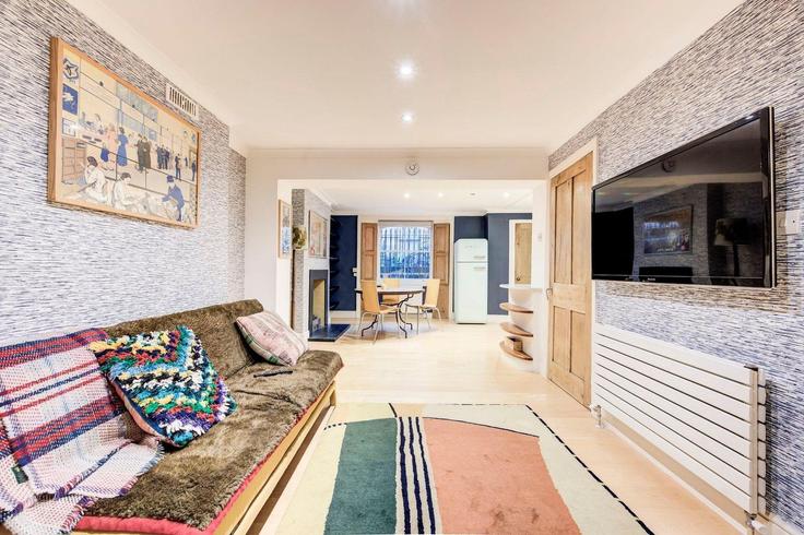 London Borough of Lambeth, London에 위치한 Building Ravensdon Street - guestready-uk - 1311585 - LON 아파트의 세련된 인테리어가 돋보이는 거실