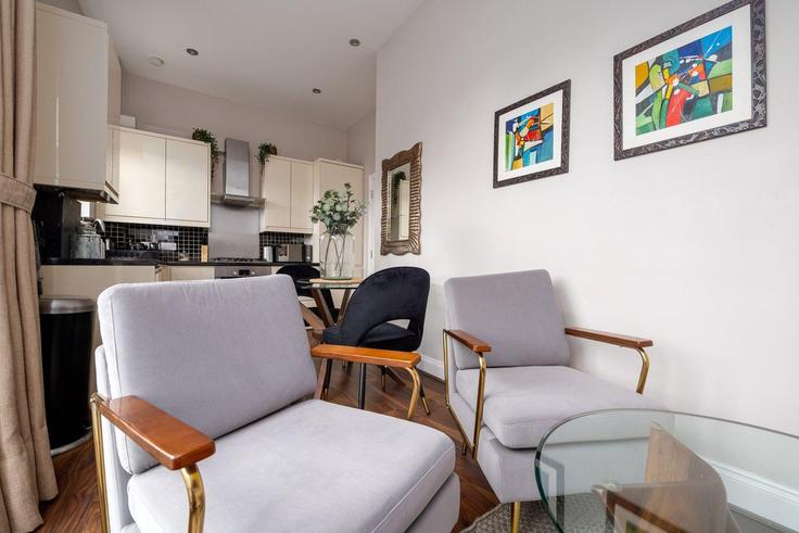 Elegantly designed living room with modern furnishings in an apartment at Building Fulham Road - guestready-uk - 1311583 - LON in London Borough of Hammersmith and Fulham, London