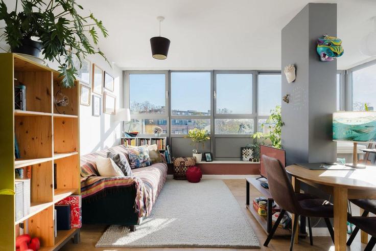 Elegante sala de estar con mobiliario moderno en un apartamento en Building New Park Road - guestready-uk - 1366417 en London Borough of Lambeth, London Elegante sala de estar con mobiliario moderno en un apartamento en Building New Park Road - guestready-uk - 1366417 en London Borough of Lambeth, London