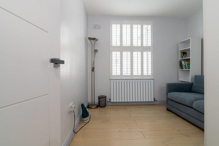 London Borough of Lambeth, London에 위치한 Building Frazier Street - guestready-uk - 1311627 - LON 아파트의 세련된 인테리어가 돋보이는 거실