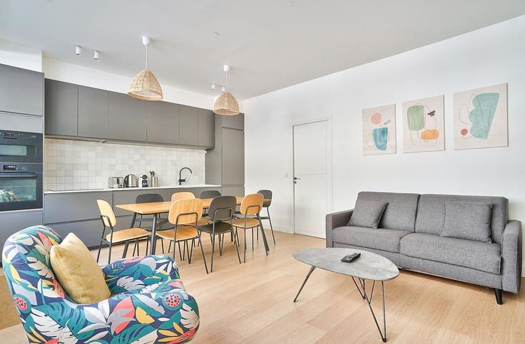 Salle de séjour élégante avec mobilier moderne dans un appartement à Building 9 Rue Vulpian, Paris, France - guestready - 1600197 à 13th arrondissement, Paris Salle de séjour élégante avec mobilier moderne dans un appartement à Building 9 Rue Vulpian, Paris, France - guestready - 1600197 à 13th arrondissement, Paris