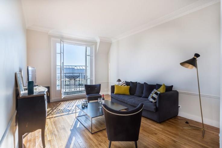 Elegante sala de estar con mobiliario moderno en un apartamento en Building 4 Villa Eugène Manuel, Paris, France - guestready - 1598929 en 16th arrondissement, Paris Elegante sala de estar con mobiliario moderno en un apartamento en Building 4 Villa Eugène Manuel, Paris, France - guestready - 1598929 en 16th arrondissement, Paris