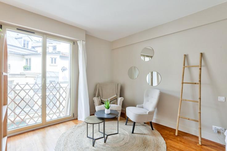 Building Rue Laromiguière - guestready - 1252726 - PAR adresindeki bir dairede modern mobilyalarla zarif bir şekilde tasarlanmış oturma odası 5th arrondissement, Paris